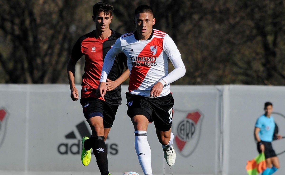 Este martes por la mañana, Colón visita a River en Reserva: Hora y TV