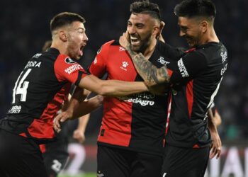 A quién le dedicó el gol Wanchope, que no para de meterla