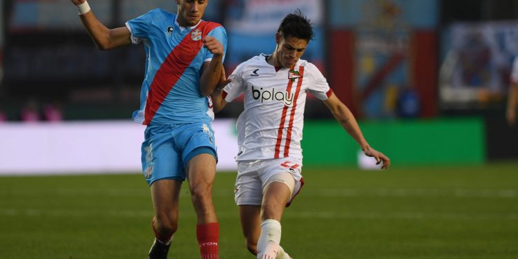 Colón resolvió las diferencias con Arsenal y sumaría a Leonel Picco