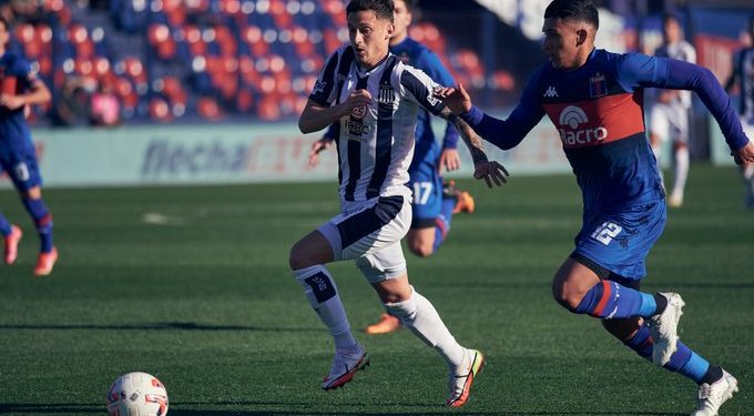 Antes de visitar a Colón, Talleres rescató un empate en Victoria ante Tigre