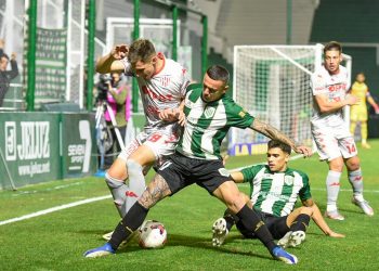 Vivas realizaría cambios en el once de Banfield que viene de perder ante Unión