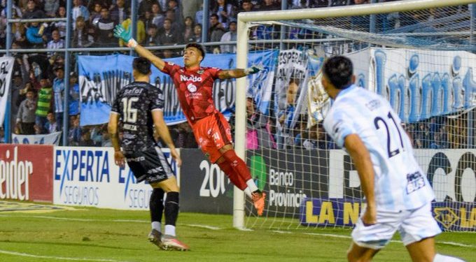 Antes de recibir a Colón, Sarmiento perdió en Tucumán