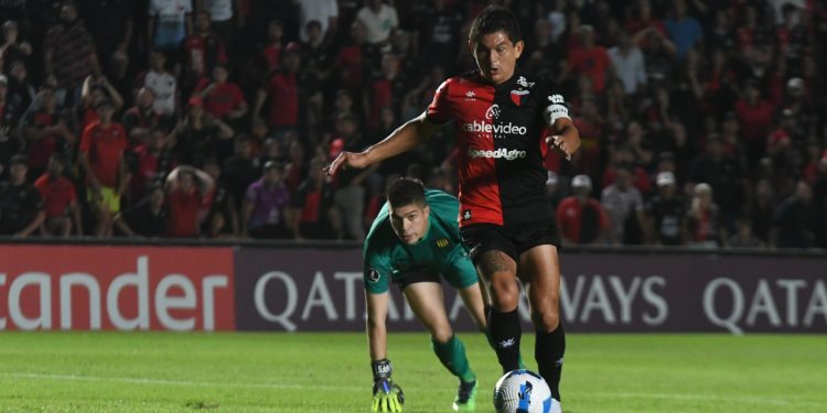 El representante del Pulga salió al cruce de las versiones que dan al jugador fuera de Colón