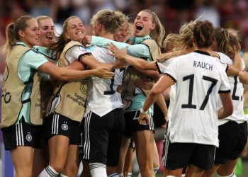 Alemania superó a España en la Eurocopa Femenina y está en la siguiente fase
