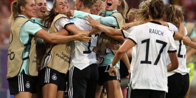 Alemania superó a España en la Eurocopa Femenina y está en la siguiente fase