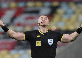 Video: el árbitro «más fuerte del mundo» estará el miércoles en el Brigadier López