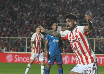 A Unión le sobraron méritos, le faltaron goles, se durmió, perdió y quedó afuera de la Copa