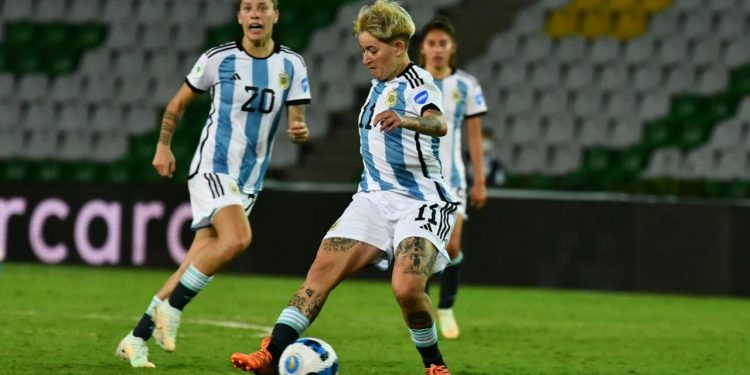 Argentina se enfrenta a Perú buscando su primera victoria en la Copa América Femenina