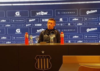 «Colón es un gran equipo, la única forma para dominar el partido es teniendo el balón»