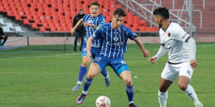 Colón volvió a perder en Mendoza y las horas de Falcioni ahora sí parecen estar contadas