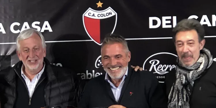 No se retira del mercado: ¿Colón busca un refuerzo más?