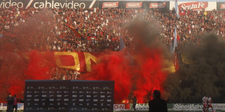 Colón comenzó a vender entradas para el compromiso ante Independiente