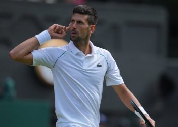 Novak Djokovic dio vuelta el resultado y es semifinalista de Wimbledon