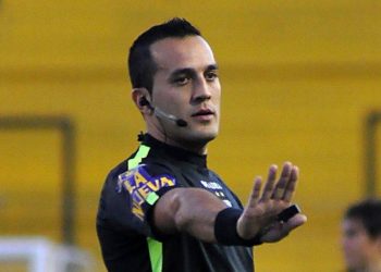 Fernando Espinoza será el encargado de dirigir Colón – Independiente