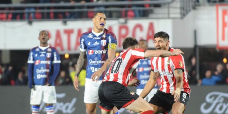 Estudiantes ganó, gustó, goleó a Fortaleza y pasó a 4tos de la Libertadores
