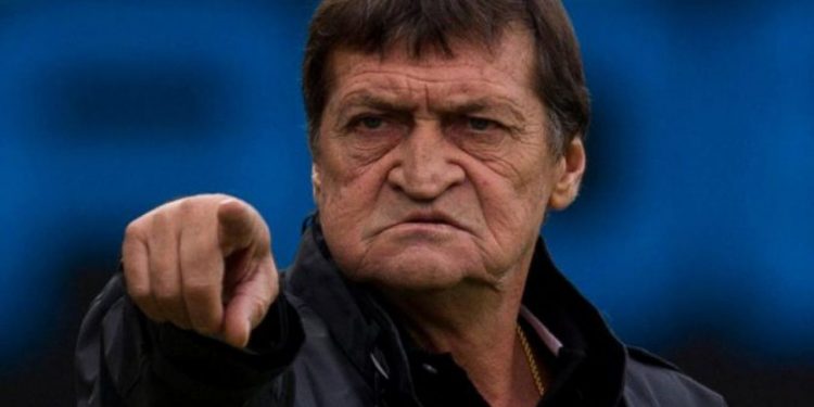 Julio Cesar Falcioni sería uno de los apuntados para ser nuevamente DT de Independiente