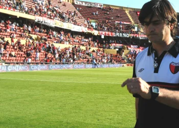 Un ex DT de Colón vuelve a dirigir un equipo de la Primera Nacional