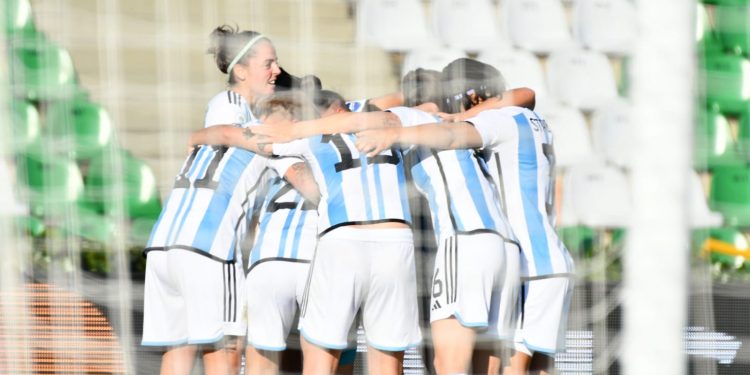 La Selección Argentina va por la clasificación a las semifinales de la Copa América de Fútbol Femenino