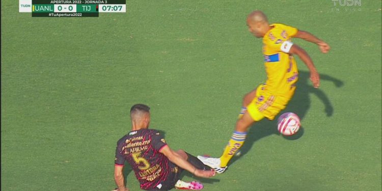 Cómo le fue a Lértora en su debut en el fútbol mexicano