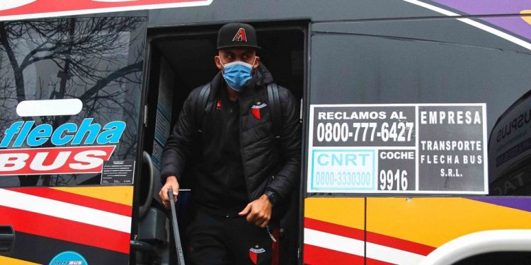 Colón está en el estadio y espera la hora del partido
