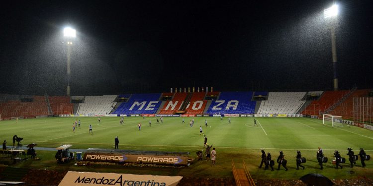 El «alternativo» de Colón visita a Godoy Cruz en Mendoza