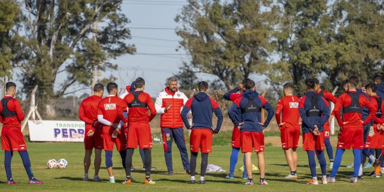 ¿Qué equipo pone Munúa ante San Lorenzo?