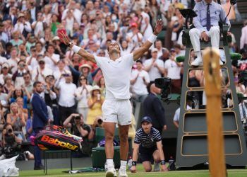 Con un resultado ajustado y lesionado, Rafa Nadal se convirtió en  semifinalista de Wimbledon
