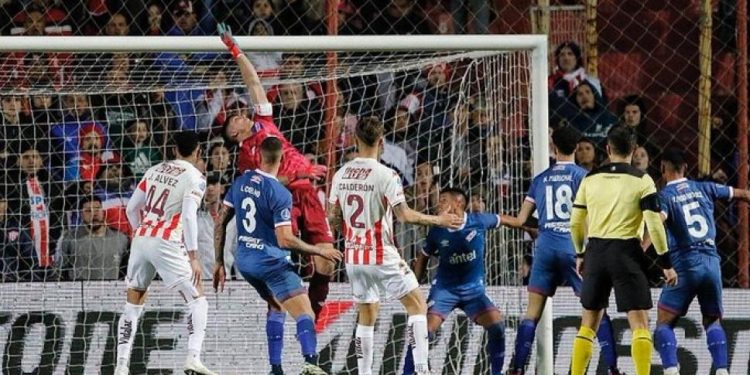 Brítez le convirtió un gol a Rochet que igual alcanzó un récord histórico en Santa Fe