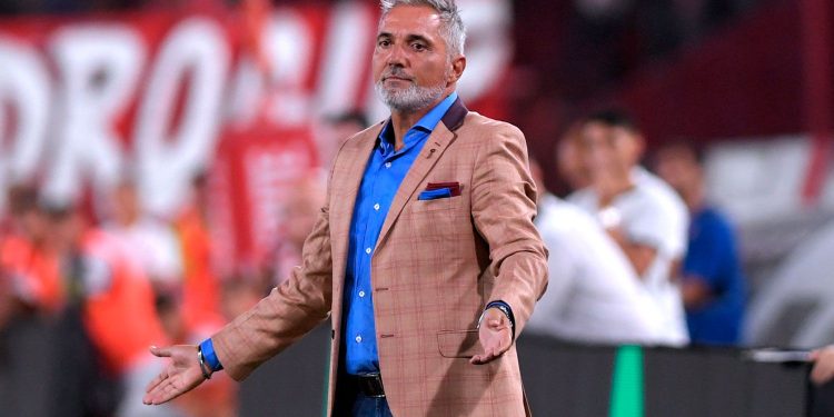 La lista que suma nombres: ¿Quién será el DT de Colón?