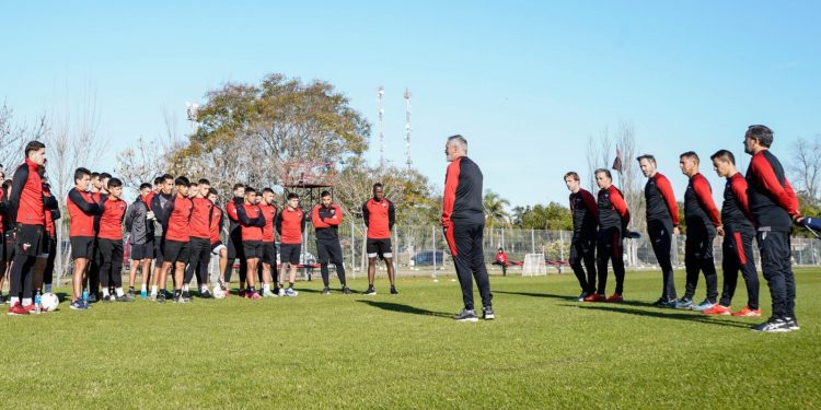 Colón entrenó pensando en Gimnasia