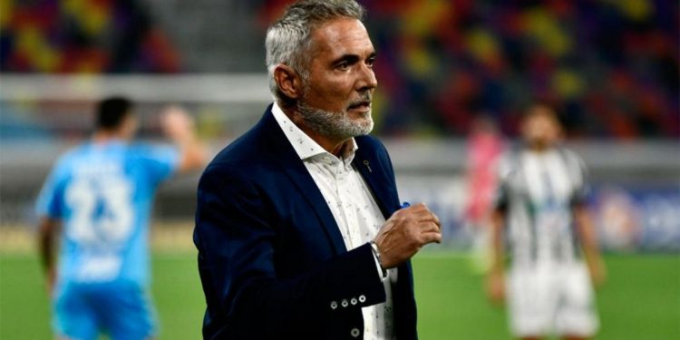 Rondina gana terreno para ser el reemplazante de Falcioni