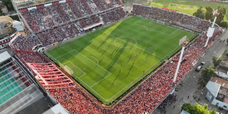 Unión pone a la venta un remanente de plateas para el partido de mañana con Nacional de Uruguay