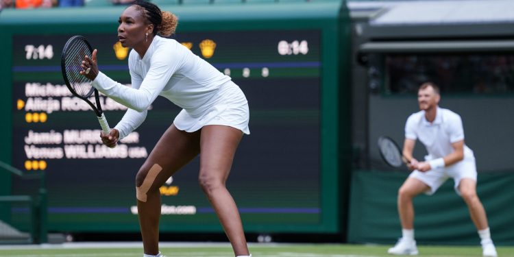 Venus Williams volvió a jugar en un partido de dobles en Wimbledon