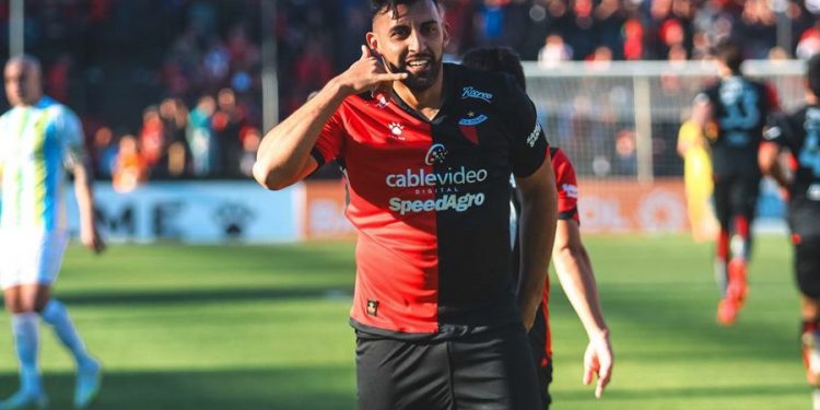 Wanchope, un goleador de raza que sigue dando que hablar en Colón
