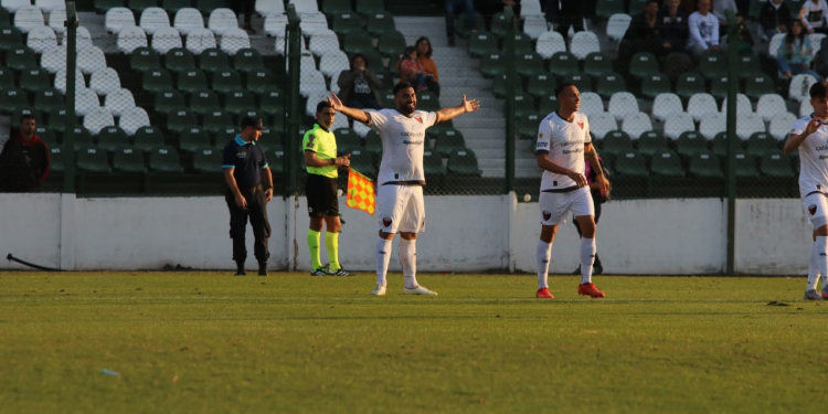 Colón tiene algunos regresos y la ausencia de Farías