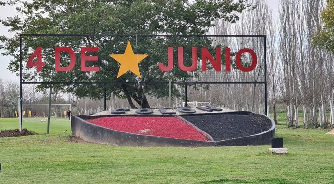 El predio ya tiene el cartel de la fecha «inmortal» para los Sabaleros: «4 de junio»