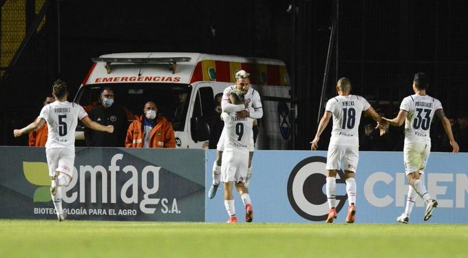 Fue la figura de la noche, pero lamentó «hacerle el gol al club de mis amores»