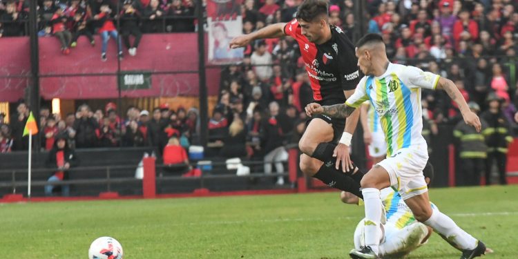 Sin Marini, Colón viaja a Sunchales con nombres importantes para el debut en Copa Santa Fe