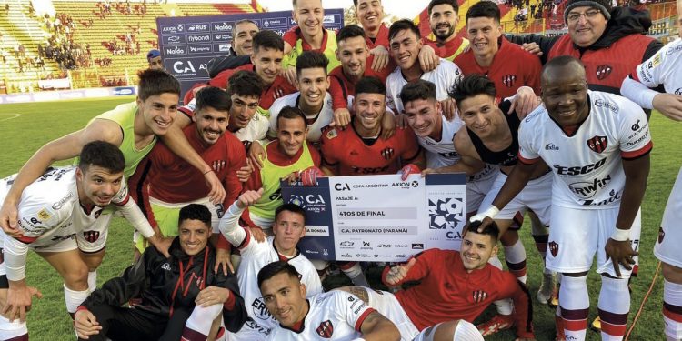 Patronato le ganó a Gimnasia y se metió en los cuartos de final de Copa Argentina