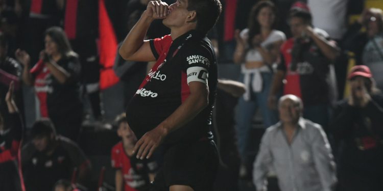 Pulga: «Quiero volver a Atlético Tucumán, pero hoy me debo a Colón»