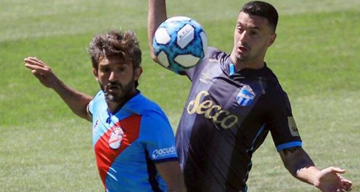 Atlético Tucumán defiende la punta de la LPF ante Arsenal en Sarandí