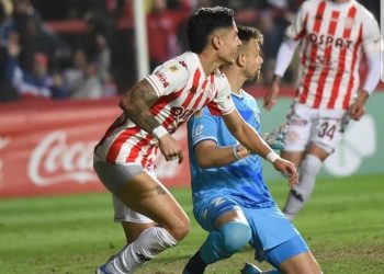 Es viral: El ida y vuelta de Burián con la platea de Unión