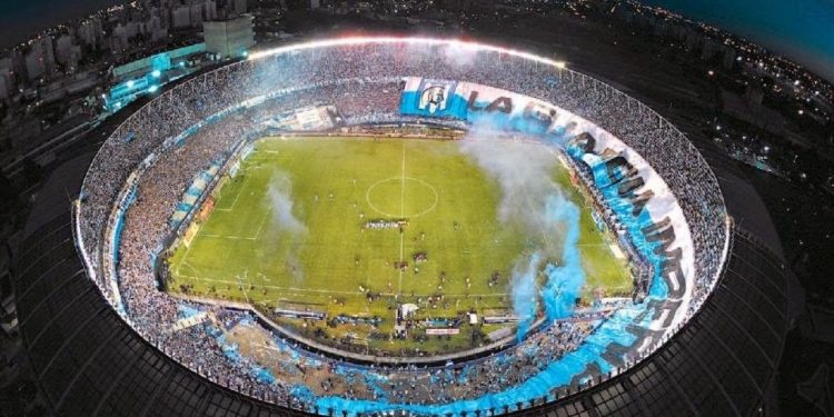 Racing y San Lorenzo se ven las caras en el Cilindro: Hora y TV