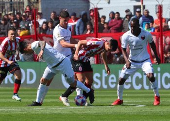 Barracas Central venció a Colón en Capital Federal