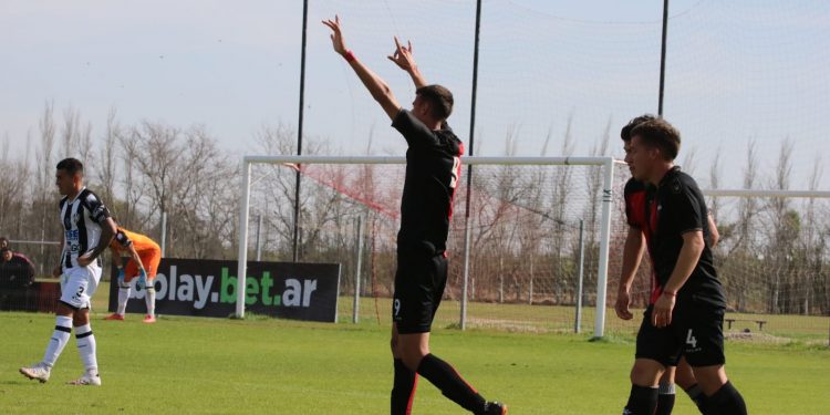 Sensacional: ¡Colón ganó en Reserva con 5 goles de su juvenil figura!