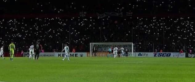 Fiesta en la derrota: Colón fue goleado pero a la gente no le importó