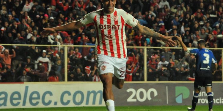Unión invita a soñar: 7 sin perder, el mejor de visitante y el más goleador de la LPF
