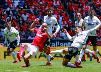 No fue un buen domingo para el Tijuana de Lértora