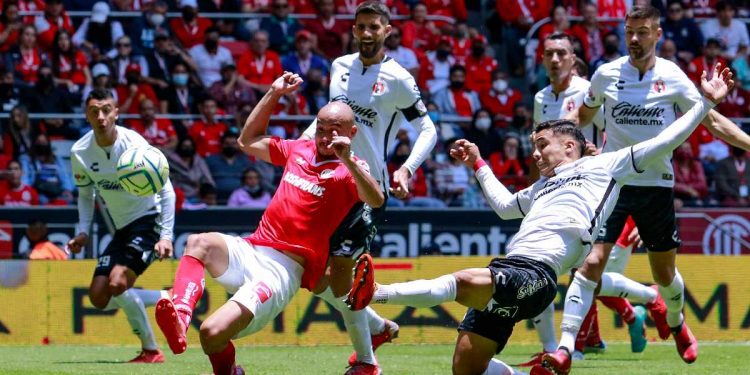 No fue un buen domingo para el Tijuana de Lértora