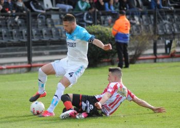 Racing dejó pasar la chance de llegar a la punta